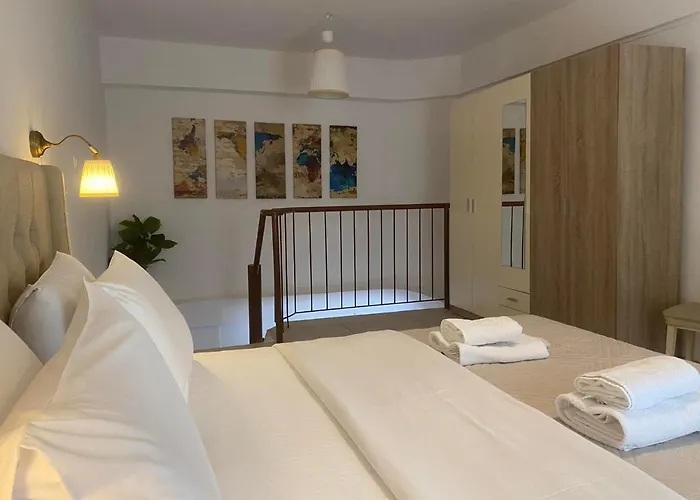 Cozy Maisonette Next To Plaka